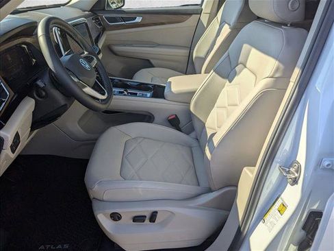 New 2026 Volkswagen Atlas SE image 4