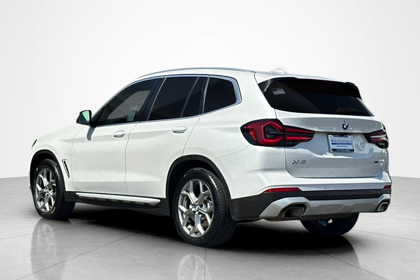 Used 2024 BMW X3 sDrive30i RWD image 3