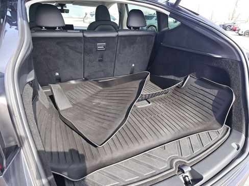 Used 2023 Tesla Model Y Long Range image 19