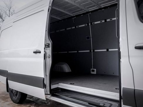 Used 2026 Mercedes-Benz Sprinter 2500 image 10