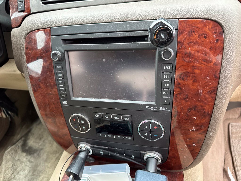 Used 2013 Chevrolet Avalanche LTZ AWD/4WD image 7