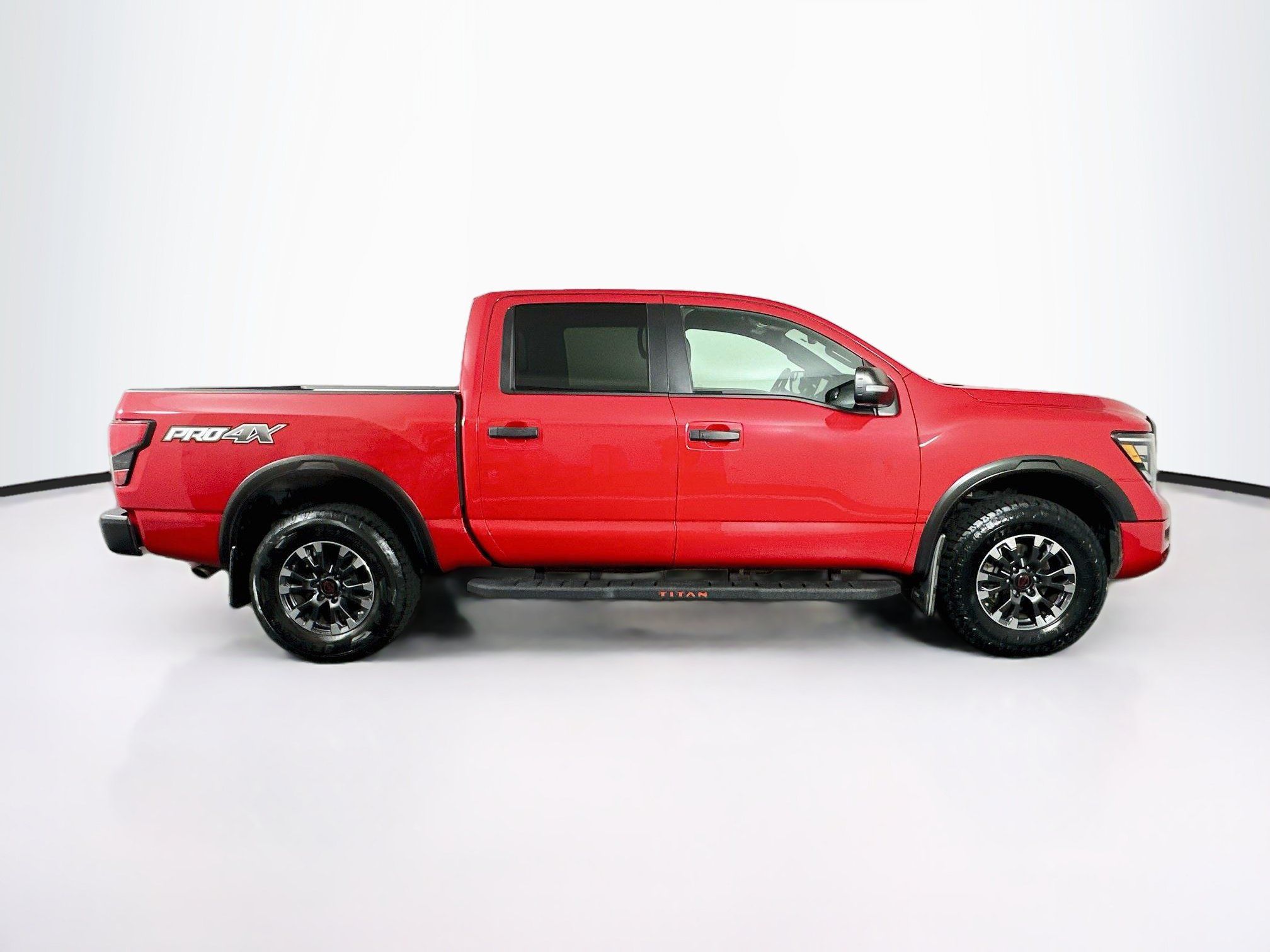 Used 2023 Nissan Titan PRO-4X w/ Pro-4x Convenience Package AWD/4WD image 10