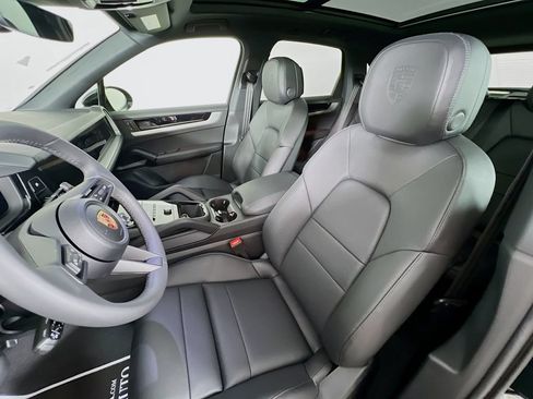 New 2026 Porsche Cayenne AWD/4WD image 5