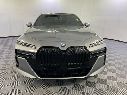 Certified 2023 BMW 760i xDrive AWD/4WD image 2