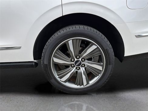 Used 2019 Lincoln Navigator Reserve AWD/4WD image 44