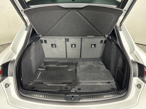 Used 2022 Porsche Macan AWD/4WD image 28