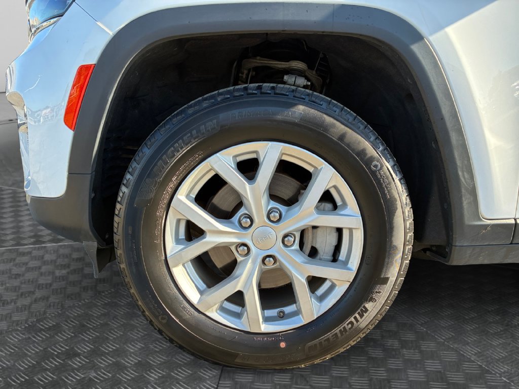 Used 2023 Jeep Grand Cherokee Limited w/ Trailer Tow Prep Group (B) RWD image 22