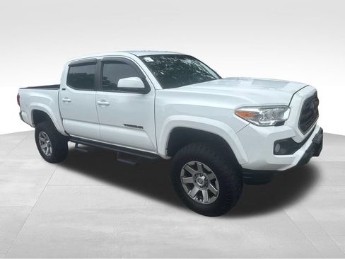 Used 2019 Toyota Tacoma SR5 RWD image 32