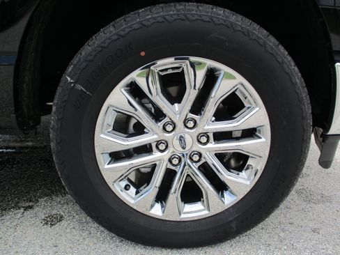 Used 2025 Ford F150 Lariat w/ Equipment Group 502A High AWD/4WD image 9
