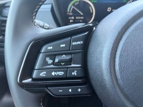 Used 2025 Subaru Forester Premium AWD/4WD image 17