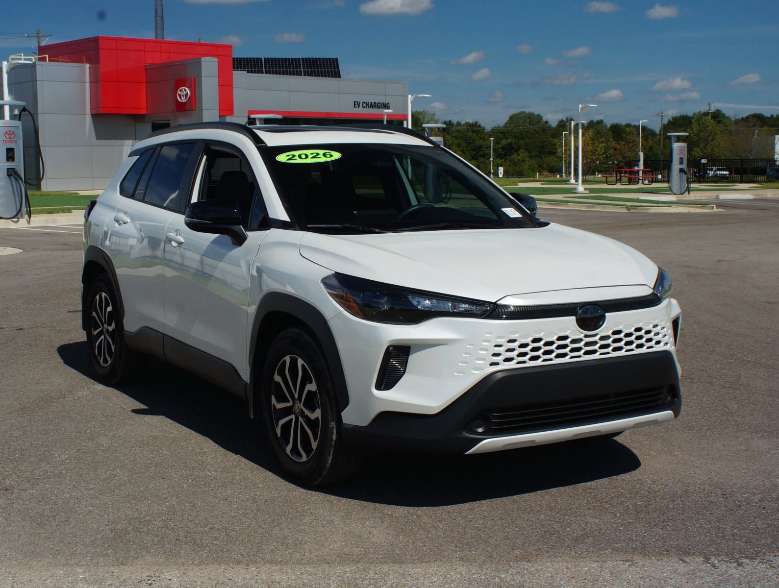 Used 2026 Toyota Corolla Cross AWD Hybrid w/ Moonroof Package image 2