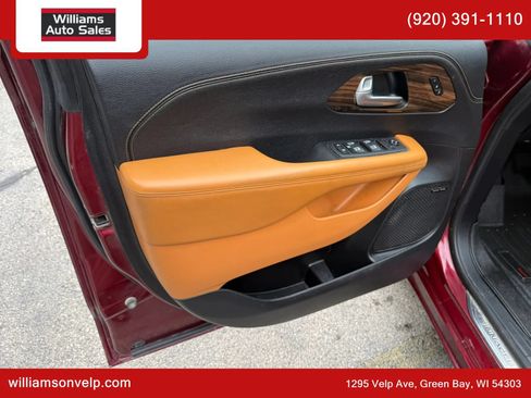 Used 2022 Chrysler Pacifica Pinnacle AWD/4WD image 11