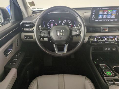 Certified 2023 Honda Pilot Touring image 17