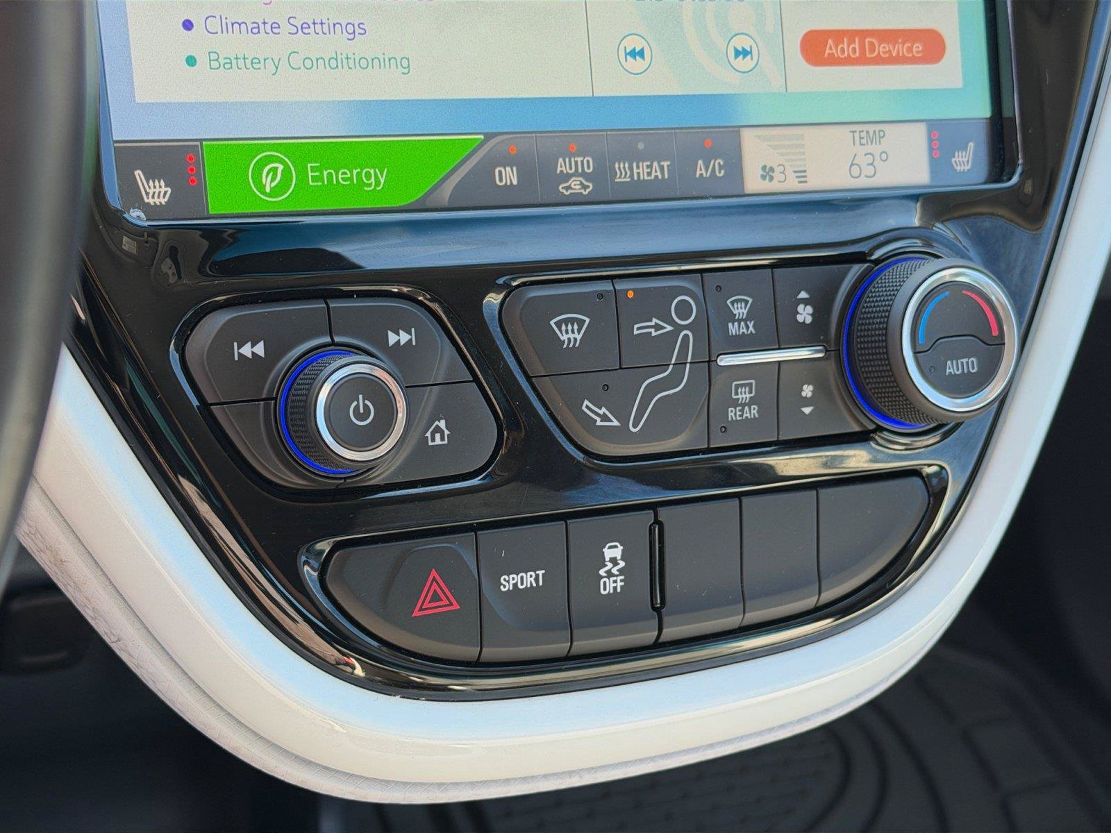 Used 2020 Chevrolet Bolt LT FWD image 25