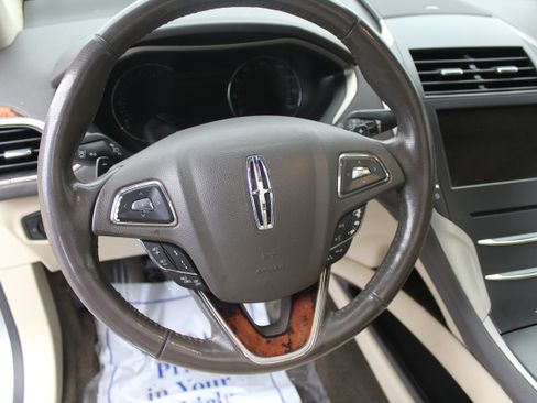 Used 2013 Lincoln MKZ Base image 22
