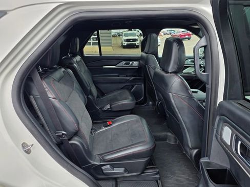 Used 2025 Ford Explorer ST AWD/4WD image 13