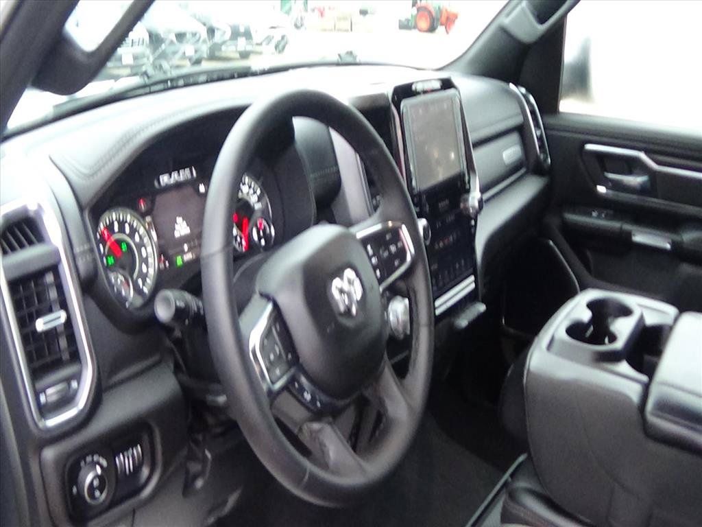 Used 2025 RAM 1500 Laramie AWD/4WD image 19