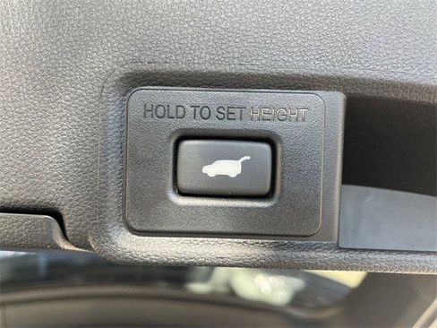 Used 2025 Acura RDX SH-AWD image 35