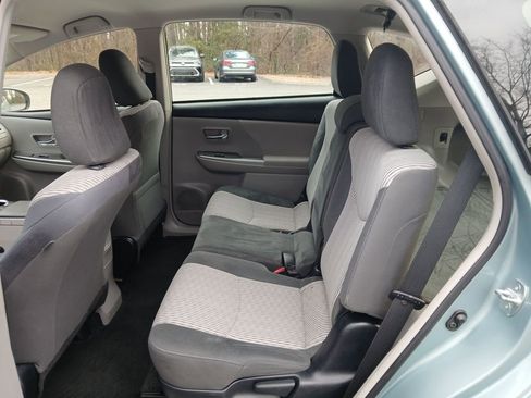 Used 2017 Toyota Prius V Two image 36