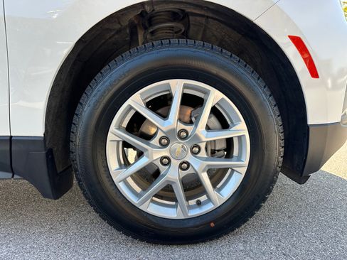 Used 2023 Chevrolet Equinox LT w/ LPO, Floor Liner Package image 7