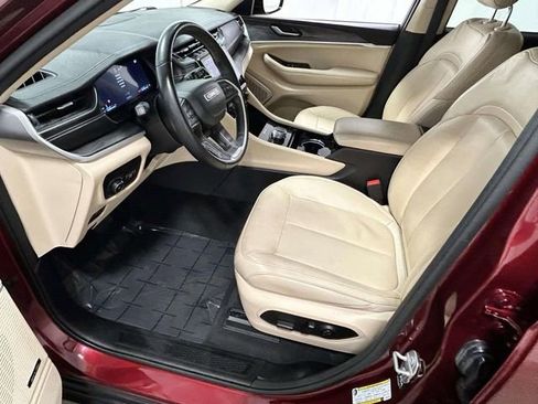 Used 2022 Jeep Grand Cherokee L Limited RWD image 12