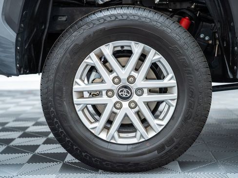 Certified 2026 Toyota Tundra SR5 AWD/4WD image 18