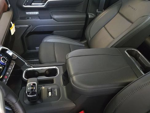 Used 2025 GMC Sierra 1500 Denali AWD/4WD image 21