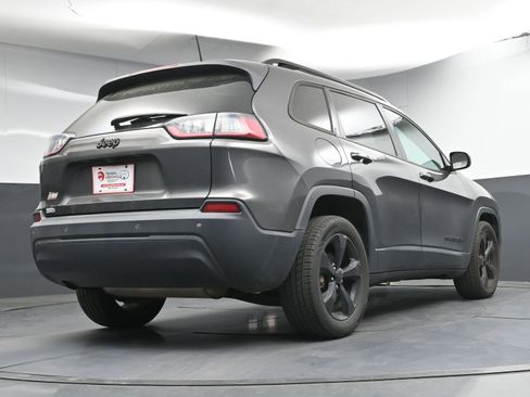 Used 2020 Jeep Cherokee Latitude Plus image 25