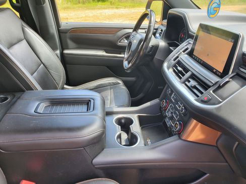 Used 2021 Chevrolet Suburban High Country w/ Premium Package AWD/4WD image 31