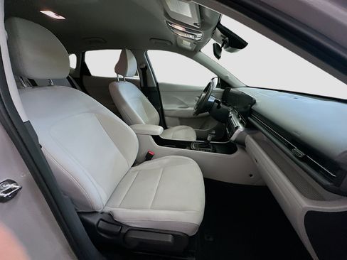 Used 2025 Hyundai Kona SEL image 31