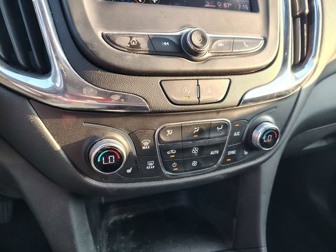Used 2022 Chevrolet Equinox LT FWD image 19