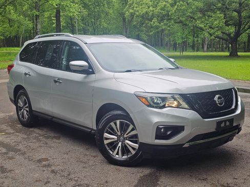 Used 2020 Nissan Pathfinder SL AWD/4WD image 2