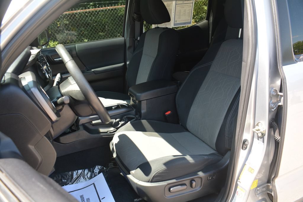 Used 2020 Toyota Tacoma TRD Off-Road AWD/4WD image 9