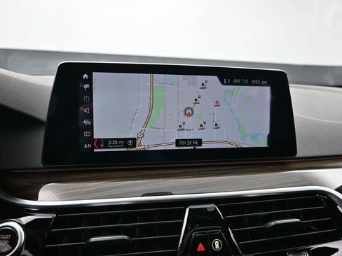 Used 2019 BMW 530i xDrive w/ Convenience Package image 18