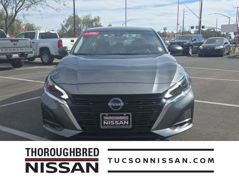Certified 2025 Nissan Altima 2.5 SV FWD image 1