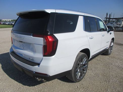 New 2026 GMC Yukon Denali Ultimate AWD/4WD image 4
