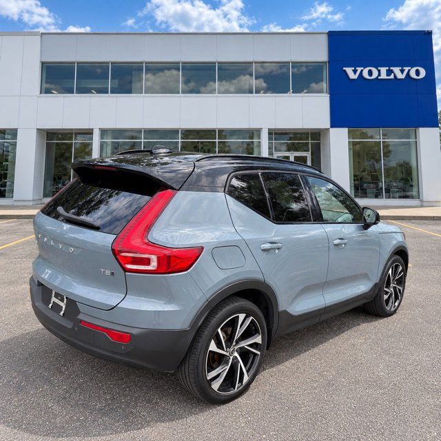Used 2021 Volvo XC40 T5 R-Design w/ Advanced Package AWD/4WD image 3