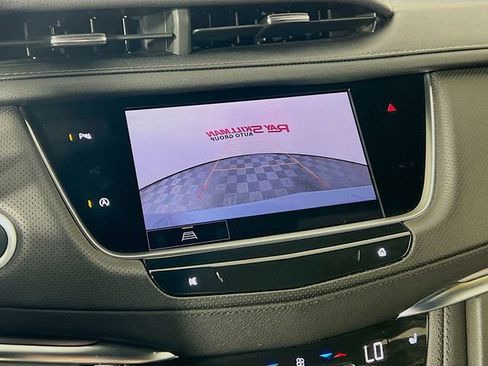 Used 2025 Cadillac XT5 Luxury FWD image 18