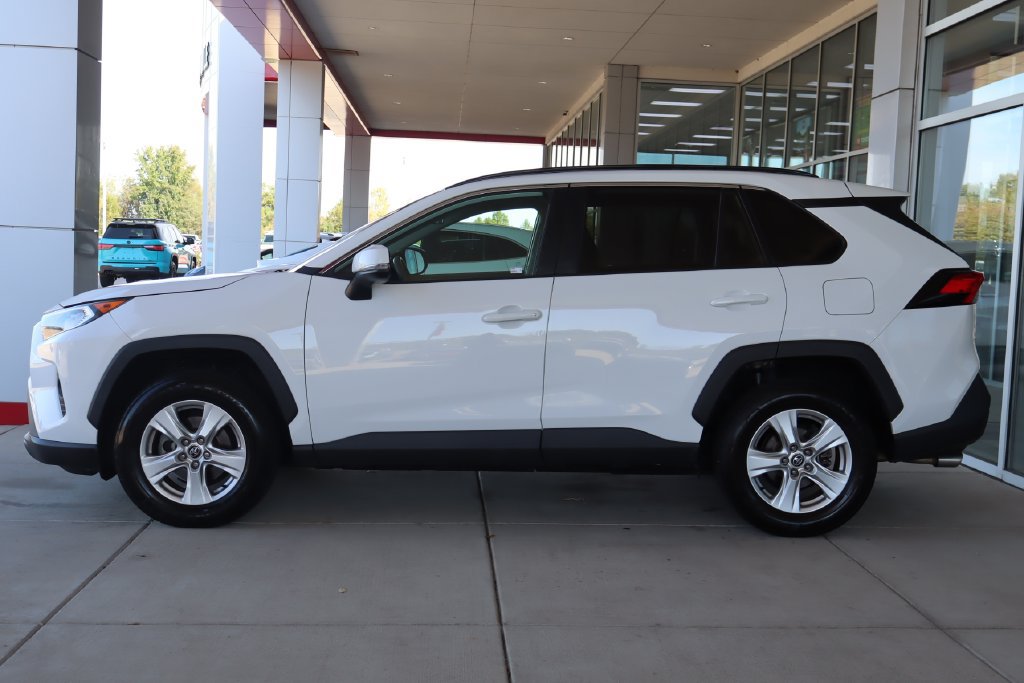 Used 2020 Toyota RAV4 XLE FWD image 4