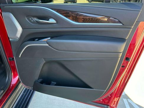 Used 2022 Cadillac Escalade ESV Sport Platinum w/ LPO, ONYX Package image 25