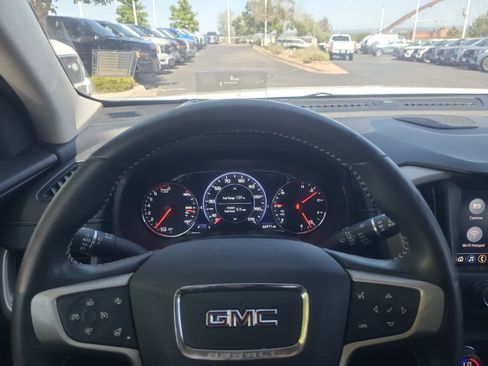 Used 2022 GMC Terrain Denali w/ Denali Premium Package AWD/4WD image 10