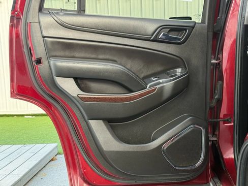 Used 2017 GMC Yukon SLT w/ Open Road Package AWD/4WD image 13