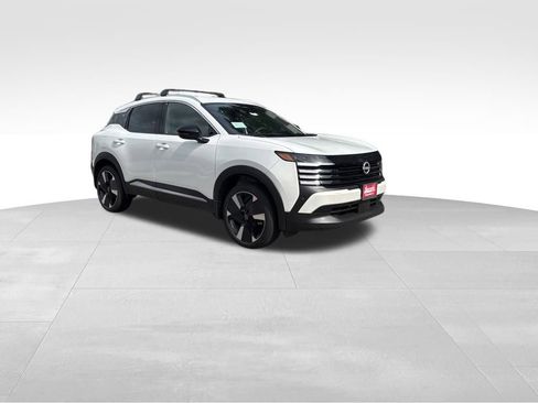 New 2026 Nissan Kicks SR w/ Cold Weather Package image 7