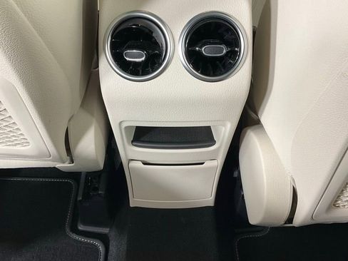 Used 2023 Mercedes-Benz GLB 250 4MATIC image 22