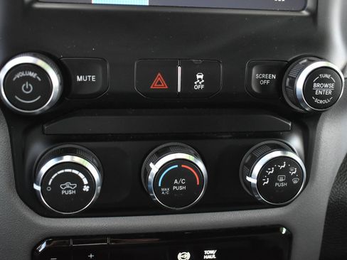 Certified 2024 RAM 2500 Big Horn AWD/4WD image 27