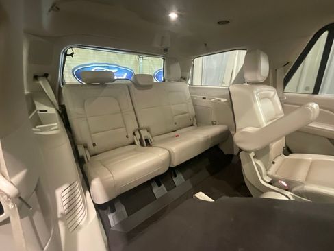 Used 2021 Lincoln Navigator Reserve w/ Luxury Package AWD/4WD image 16