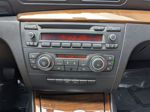 Used 2013 BMW 135i Convertible image 17
