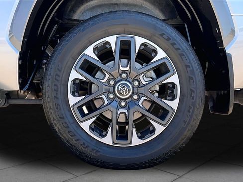 Used 2024 Toyota Tundra Limited AWD/4WD image 11