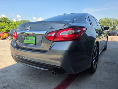 Used 2016 Nissan Altima 2.5 SL w/ 2.5 Technology Package FWD image 11