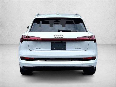 Used 2022 Audi e-tron Premium AWD/4WD image 4
